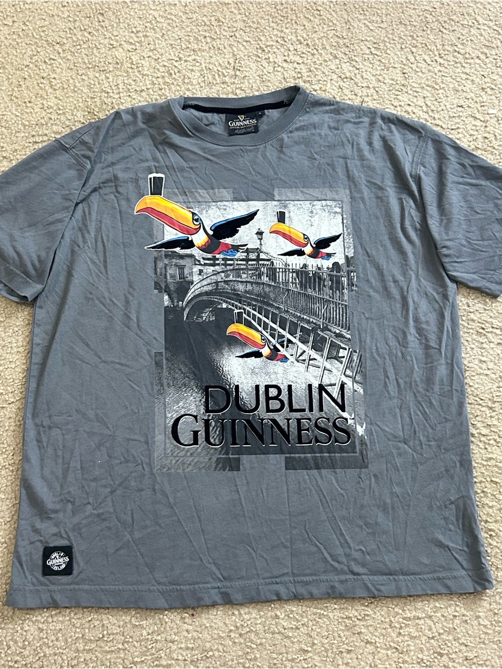 Guinness "Lovely Day for a Guinness" Toucan Dublin Gray Short Sleeve T-Shirt XL